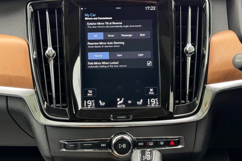 Volvo V90 D5 POWERPULSE INSCRIPTION PRO AWD -PAN ROOF - £6320 OPTIONAL EXTRAS  58