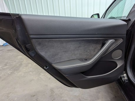 Tesla Model 3 Model 3 Long Range AWD 4WD 4dr 68