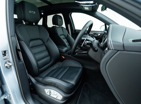 Porsche Macan GTS 9