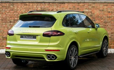 Porsche Cayenne Turbo S 7