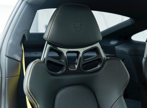 Porsche 911 (992) GT3 Touring 11