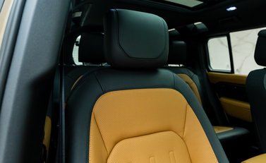 Land Rover Defender 110 X P400 12