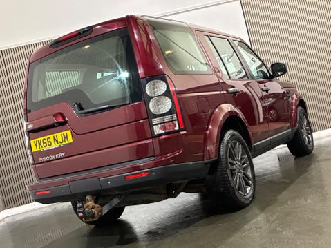 Land Rover Discovery 3.0 SD V6 Graphite SUV 5dr Diesel Auto 4WD Euro 6 (s/s) (256 bhp) 24