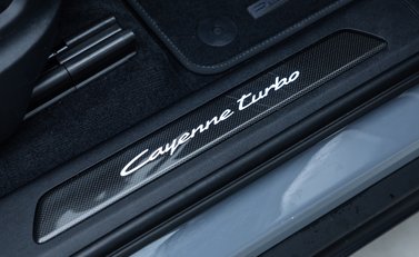 Porsche Cayenne TURBO E-HYBRID Coupe with GT Package 26