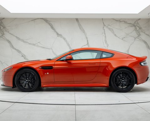 Aston Martin V12 Vantage S 