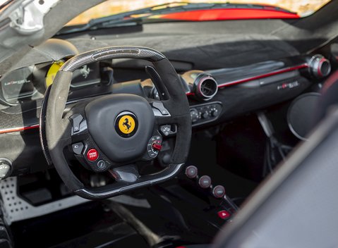 Ferrari LaFerrari Aperta 15