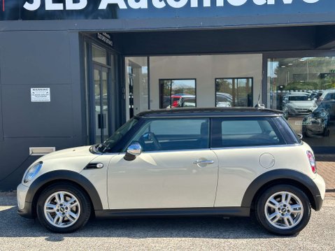 Mini Hatch 1.6 Cooper Auto 3dr 20