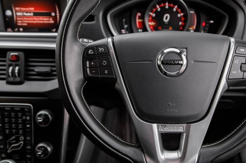 Volvo V40 T2 R-DESIGN NAV PLUS 18
