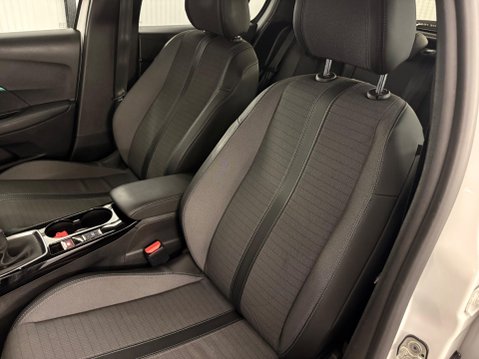 Peugeot 208 1.2 PureTech Allure Premium Euro 6 (s/s) 5dr 9