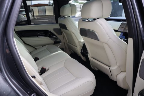 Land Rover Range Rover AUTOBIOGRAPHY HYBRID HUGE SPEC  19