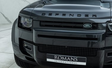 Land Rover Defender 110 D300 X-Dynamic HSE 26