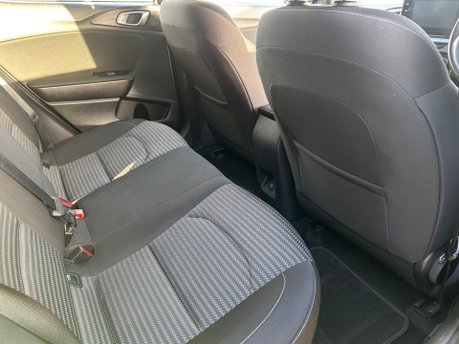 Kia Xceed 1.5 T-GDi 2 Euro 6 (s/s) 5dr 17