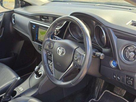 Toyota Auris 1.8 VVT-h Excel Touring Sports 5dr Petrol Hybrid CVT Euro 6 (s/s) (136 ps) 35