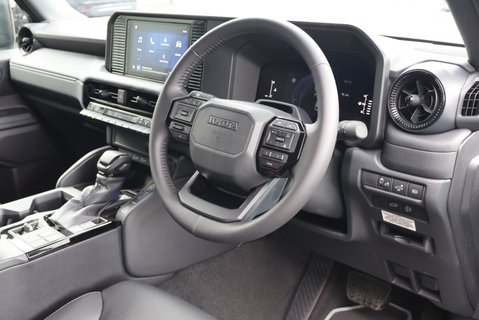 Toyota Land Cruiser BRAND NEW COMMERCIAL WITH A GENUINE REAR SEAT CONVERSION 12