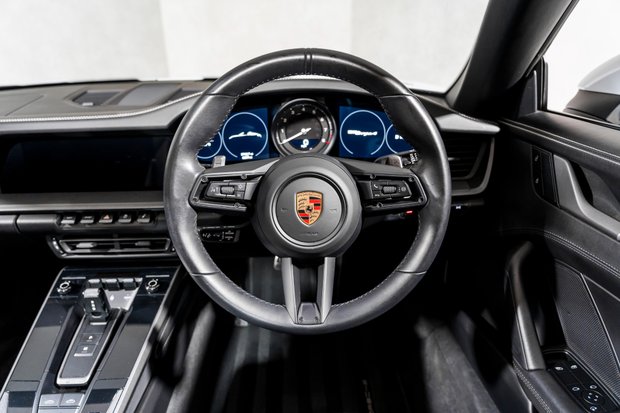 Porsche 911 TARGA 4 PDK. WARRANTY. ADAPTIVE CRUISE CONTROL. HEATED SEATS. HEATED WHEEL 4