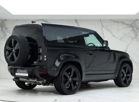 Land Rover Defender 90 V8 Bond Edition 3