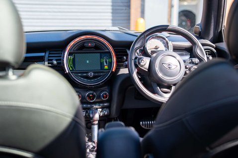 Mini Hatch 2.0 John Cooper Works Auto 3dr 27