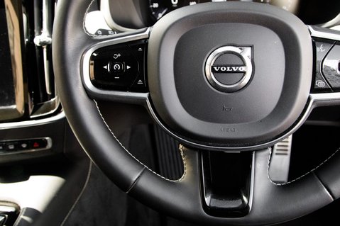 Volvo S90 RECHARGE T8 R-DESIGN AWD 19