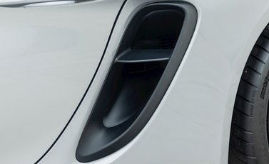 Porsche 718 Boxster Spyder 27