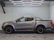 Nissan Navara 2.3 Navara Tekna dCi 4WD 5dr 15