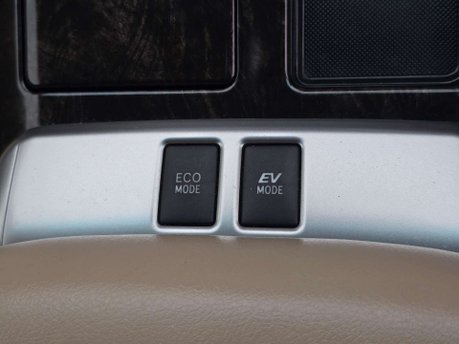 Toyota Alphard Auto+Hybrid+Ulez+7Seats 27