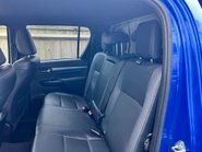 Toyota Hilux 2.8 INVINCIBLE X 4WD D-4D DCB AUTOMATIC 19