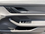 Porsche Taycan Performance Plus 93.4kWh Saloon 4dr Electric Auto RWD (476 ps) 26