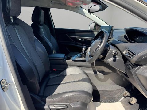 Peugeot 3008 1.5 BlueHDi Allure Euro 6 (s/s) 5dr 12