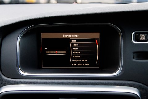 Volvo V40 T2 R-DESIGN EDITION 24