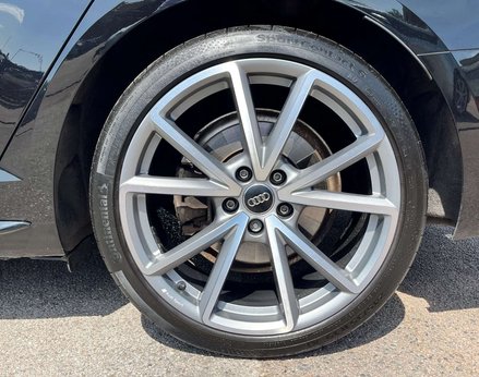 Audi A4 2.0 A4 Black Edition 40 TDI Semi-Auto 5dr 14