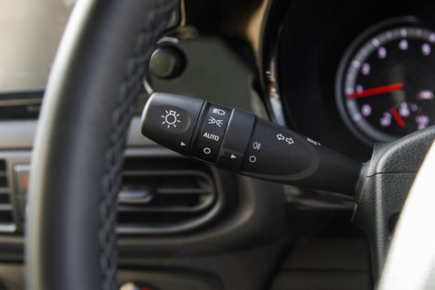 Hyundai i10 MPI SE CONNECT 12