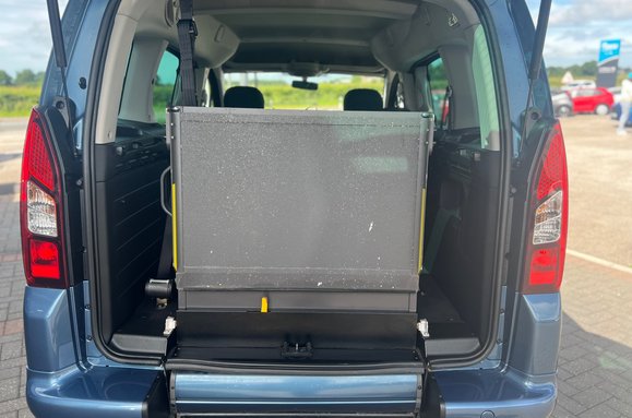 Citroen Berlingo Multispace 1.6 BlueHDi Feel Multispace MPV Wheel Chair Ramp 28