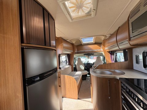 Auto-Trail Tracker fb 14