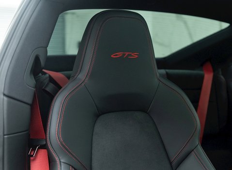 Porsche 911 (992) Carrera 4 GTS 11