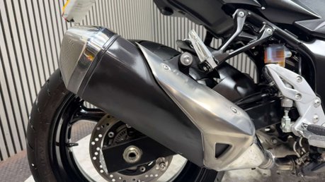 Suzuki GSR750 2013 ONLY 9K STUNNING EXAMPLE LONG MOT NAKED 750CC 27