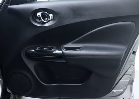 Nissan Juke 1.6 Tekna SUV 5dr Petrol XTRON Euro 6 (117 ps) 35
