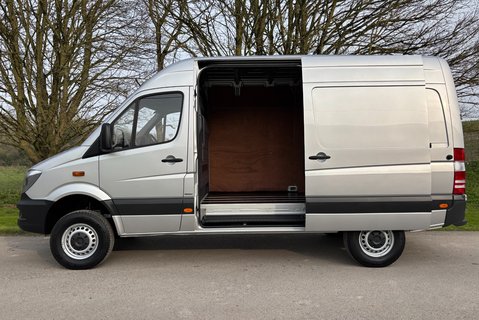 Mercedes-Benz Sprinter 319 V6 Cdi 4x4 5g-Tronic Mwb Hr Panel Van - Air Con - Direct from MOD 8