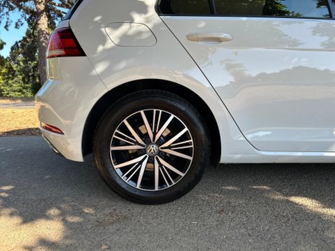 Volkswagen Golf SE NAVIGATION TSI EVO DSG 36