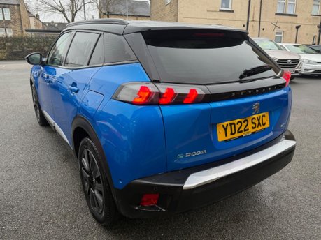 Peugeot 2008 GT PREMIUM 6