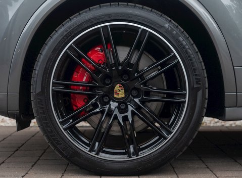 Porsche Cayenne GTS 10