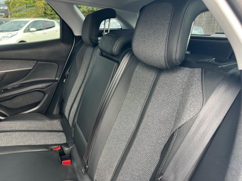 Peugeot 3008 1.2 PureTech Allure Euro 6 (s/s) 5dr 31