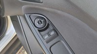 Ford Focus 1.6 Zetec Navigator Hatchback 5dr Petrol Powershift Euro 5 (125 ps) 58