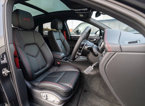Porsche Macan GTS 12
