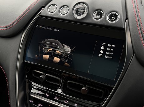 Aston Martin DBX V8 71