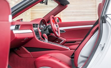 Porsche 911 (991) Targa 4S PDK 6