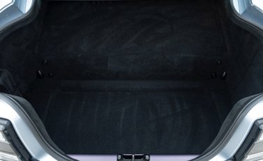 Aston Martin V12 Vantage S 32