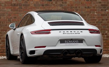 Porsche 911 Carrera GTS (991.2) 3