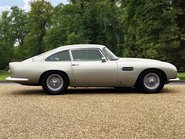 Aston Martin DB5 Superleggera 4