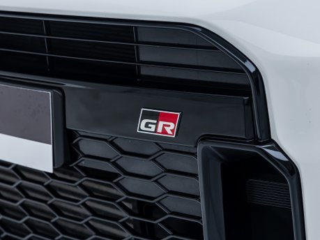 Toyota Yaris GR-Y CIRCUIT 