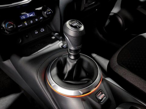 Nissan Juke 1.0 DIG-T N-Connecta SUV 5dr Petrol Manual Euro 6 (s/s) (114 ps) 17